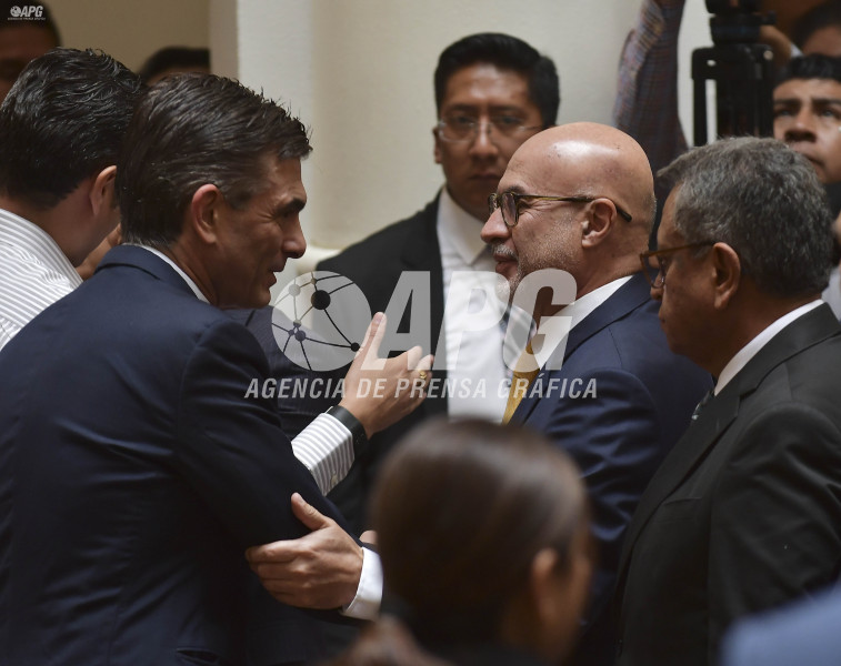 EL PRESIDENTE DEL ESTADO RODRIGO PAZ POSESIONÓ A SU PRIMER GABINETE DE MINISTROS