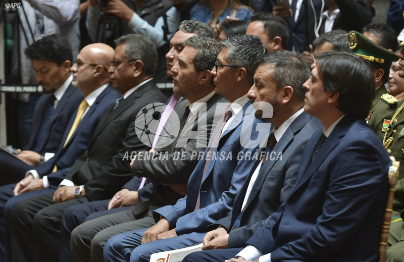 EL PRESIDENTE DEL ESTADO RODRIGO PAZ POSESIONÓ A SU PRIMER GABINETE DE MINISTROS