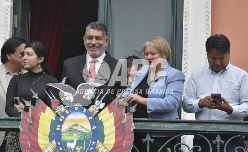EL PRESIDENTE DEL ESTADO RODRIGO PAZ POSESIONÓ A SU PRIMER GABINETE DE MINISTROS