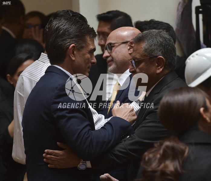 EL PRESIDENTE DEL ESTADO RODRIGO PAZ POSESIONÓ A SU PRIMER GABINETE DE MINISTROS