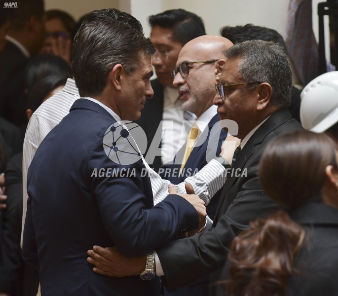 EL PRESIDENTE DEL ESTADO RODRIGO PAZ POSESIONÓ A SU PRIMER GABINETE DE MINISTROS