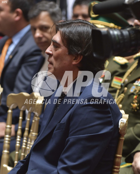 EL PRESIDENTE DEL ESTADO RODRIGO PAZ POSESIONÓ A SU PRIMER GABINETE DE MINISTROS