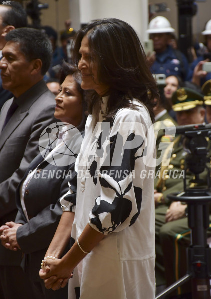 EL PRESIDENTE DEL ESTADO RODRIGO PAZ POSESIONÓ A SU PRIMER GABINETE DE MINISTROS
