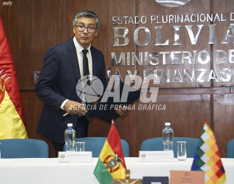 CARLOS JÁUREGUI FUE POSESIONADO COMO NUEVO DIRECTOR EJECUTIVO DE LA UNIDAD DE INVESTIGACIONES FINANCIERAS (UIF)