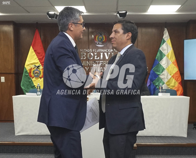 CARLOS JÁUREGUI FUE POSESIONADO COMO NUEVO DIRECTOR EJECUTIVO DE LA UNIDAD DE INVESTIGACIONES FINANCIERAS (UIF)