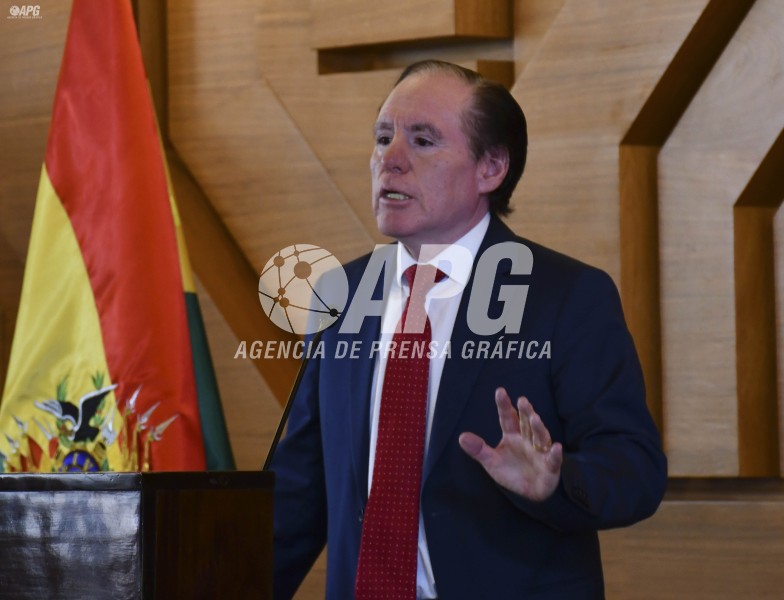 PRESIDENTE DEL BCB DAVID ESPINOZA PIDE REFLEXIONAR SOBRE EL LÍMITE DE 22 TN DE ORO