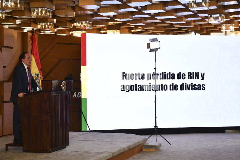 PRESIDENTE DEL BCB DAVID ESPINOZA PIDE REFLEXIONAR SOBRE EL LÍMITE DE 22 TN DE ORO